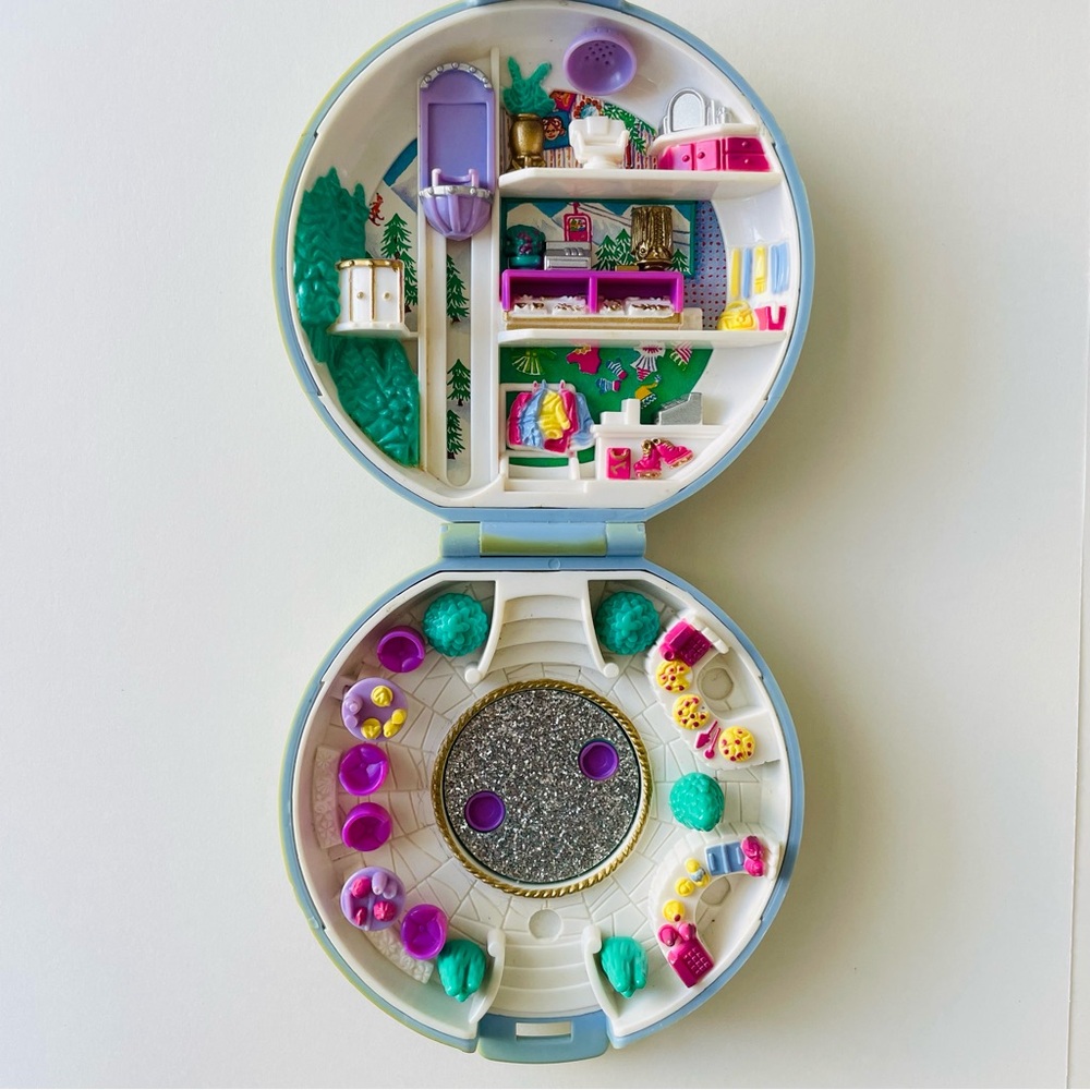 Vintage 1989 Blue Bird Polly Pocket Pollys Ice Skating Day Skating Party Compact